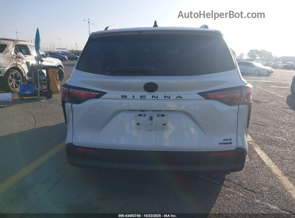 5TDJRKEC7NS135845 2022 TOYOTA LE White 