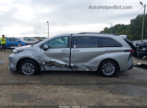5TDJRKEC9SS255609 2025 TOYOTA LE Silver Widok z przodu