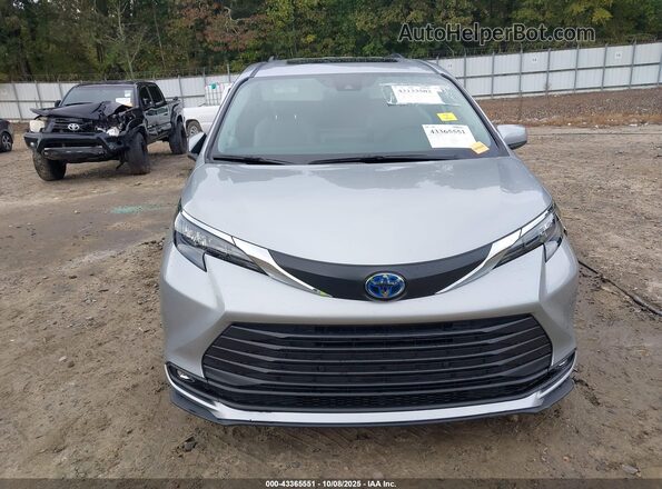 5TDJRKEC9SS255609 2025 TOYOTA LE Silver Widok wnętrza z tyłu