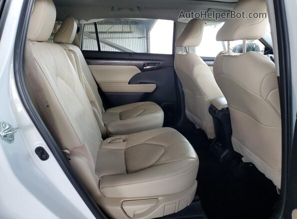 5TDKDRBH5PS509450 2023 TOYOTA HIGHLANDER White Rear interior view