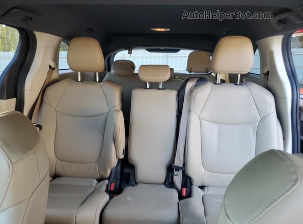 5TDYRKEC2NS126887 2022 TOYOTA LE Burgundy Հետևի նստատեղերի տեսք