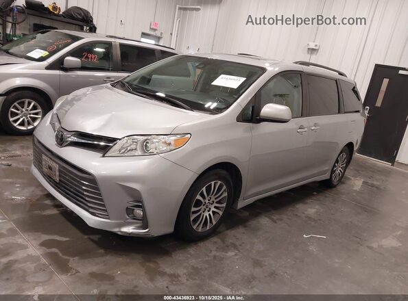 5TDYZ3DCXLS040067 2020 TOYOTA LE Silver Front left