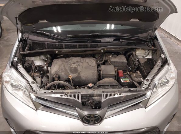 5TDYZ3DCXLS040067 2020 TOYOTA LE Silver Rear view