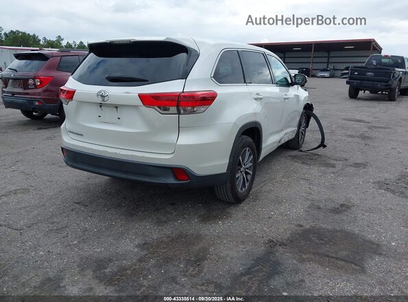 5TDZARFH1JS035215 2018 TOYOTA LE White უკანა მარჯვენა