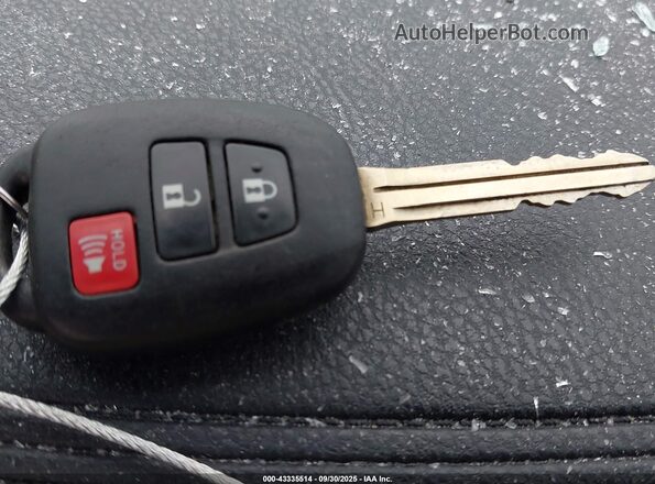 5TDZARFH1JS035215 2018 TOYOTA LE White წინა პანელის ხედი