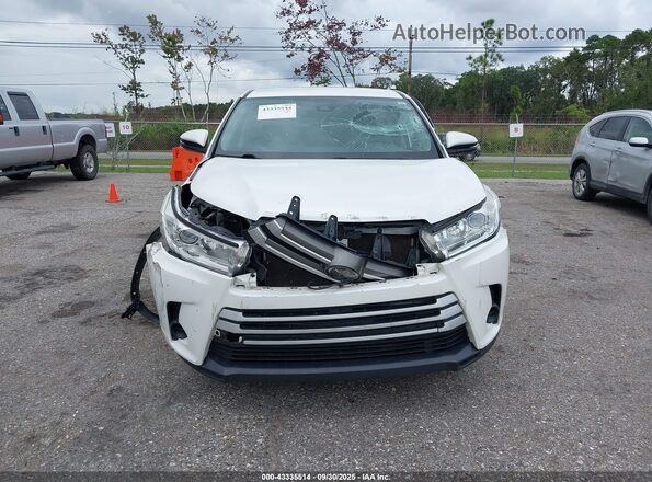 5TDZARFH1JS035215 2018 TOYOTA LE White ხელსაწყოთა პანელის ხედი