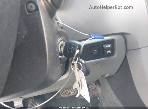 5TDZY5G10GS062078 2016 TOYOTA SEQUOIA Серебряный Вид панели приборов