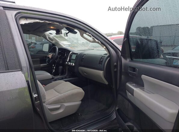 5TDZY5G12JS069833 2018 TOYOTA SEQUOIA Gray Widok wnętrza z przodu