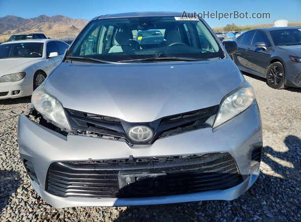 5TDZZ3DC1JS938283 2018 TOYOTA SIENNA Серебряный 