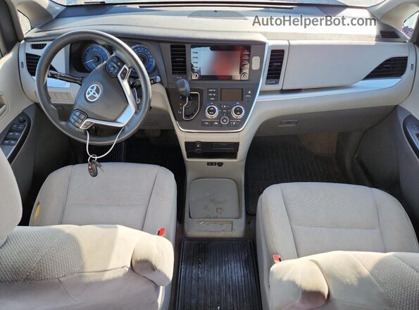 5TDZZ3DC1JS938283 2018 TOYOTA SIENNA Серебряный 