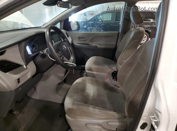5TDZZ3DC1JS939871 2018 TOYOTA SIENNA Белый 