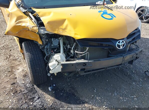 5TDZZ3DC4LS055751 2020 TOYOTA SIENNA Yellow Вид спереду