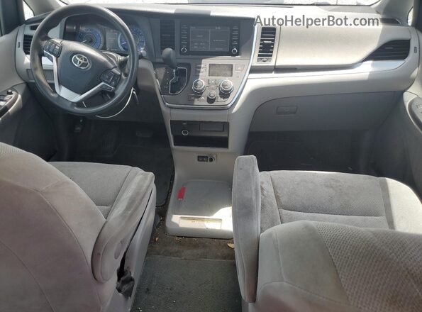 5TDZZ3DC7JS949711 2018 TOYOTA SIENNA Silver Вид панелі приладів