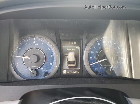 5TDZZ3DC7JS949711 2018 TOYOTA SIENNA Silver Вид щитка приладів