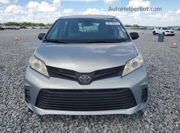 5TDZZ3DC7JS949711 2018 TOYOTA SIENNA Silver Вид спереду