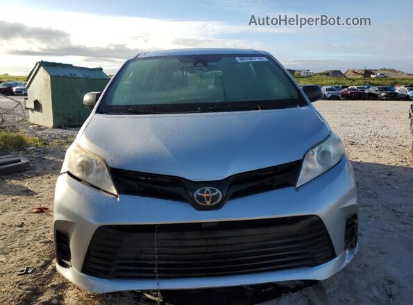 5TDZZ3DC7LS039902 2020 TOYOTA SIENNA Silver Widok z przodu