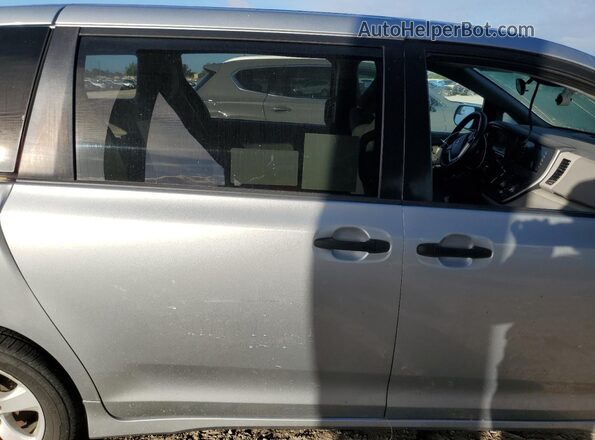 5TDZZ3DC7LS039902 2020 TOYOTA SIENNA Silver Widok wnętrza z tyłu