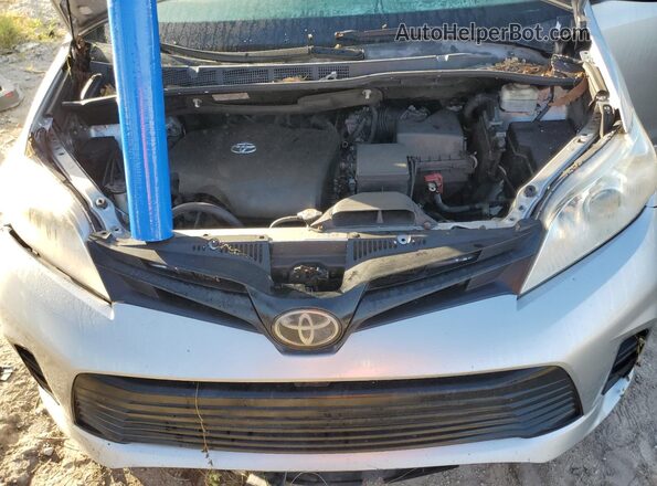 5TDZZ3DC7LS039902 2020 TOYOTA SIENNA Silver Widok komory silnika