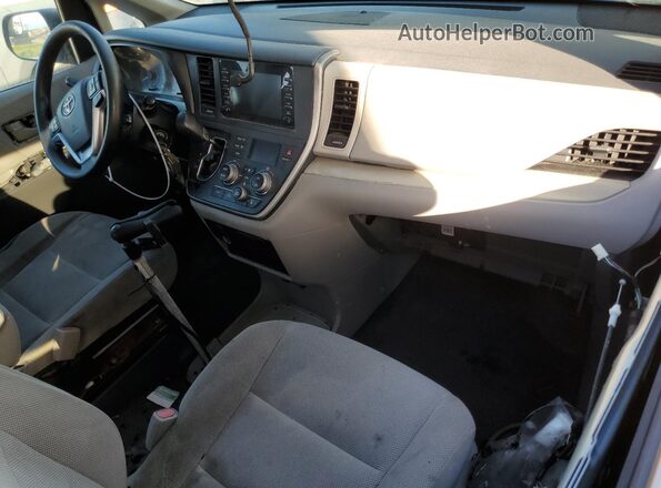 5TDZZ3DC7LS039902 2020 TOYOTA SIENNA Silver Widok deski rozdzielczej