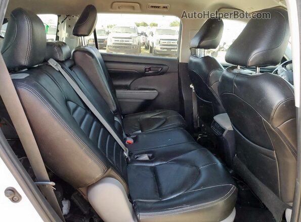 5TDZZRAH9LS002014 2020 TOYOTA HIGHLANDER White Rear interior view