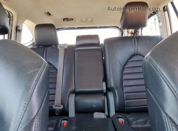 5TDZZRAH9LS002014 2020 TOYOTA HIGHLANDER White Rear seats view