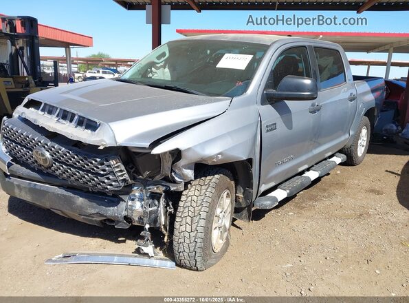 5TFDY5F10MX981807 2021 TOYOTA TUNDRA Серебряный Передняя левая четверть