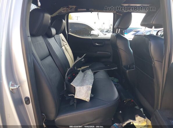 5TFDZ5BN4JX036781 2018 TOYOTA TACOMA Gray Widok naklejki z numerem VIN