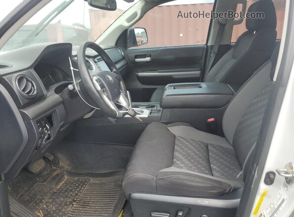 5TFEY5F15JX236941 2018 TOYOTA TUNDRA White Vista interior delantera