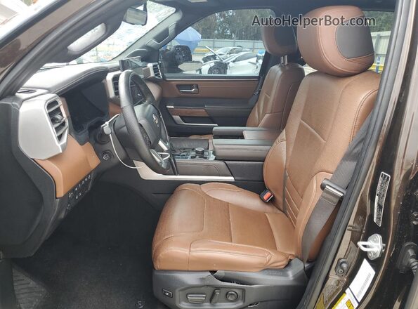 5TFMA5DB4NX016515 2022 TOYOTA TUNDRA Коричневый Вид салона спереди