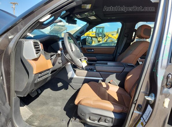 5TFMA5EC1PX016501 2023 TOYOTA TUNDRA Gray Front interior view