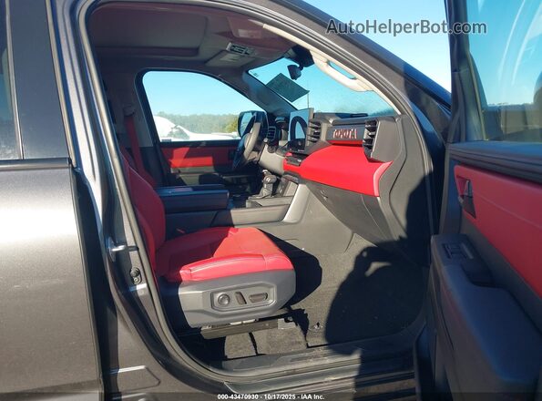 5TFPC5DB0PX022726 2023 TOYOTA TUNDRA HYBRID Gray Widok wnętrza z przodu