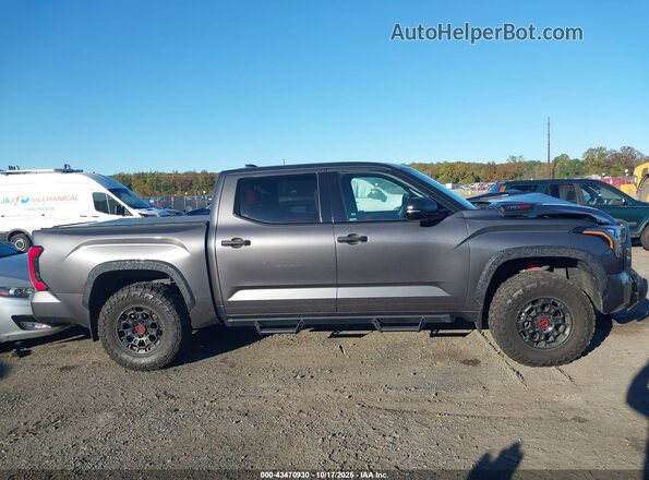 5TFPC5DB0PX022726 2023 TOYOTA TUNDRA HYBRID Gray Widok wnętrza z tyłu