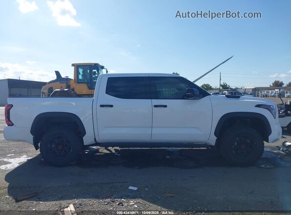 5TFPC5DB8PX016527 2023 TOYOTA TUNDRA HYBRID White Vista interior trasera