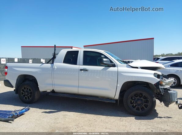 5TFRY5F11LX271626 2020 TOYOTA TUNDRA White Вид задньої частини салону