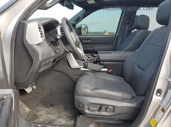 5TFWA5DB1RX237925 2024 TOYOTA LIMITED Серебряный Вид салона спереди