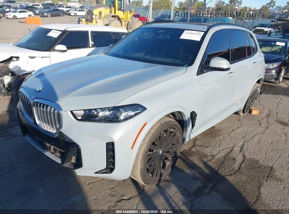 5UX13EU00R9S78326 2024 BMW X5 Gray Передня ліва чверть