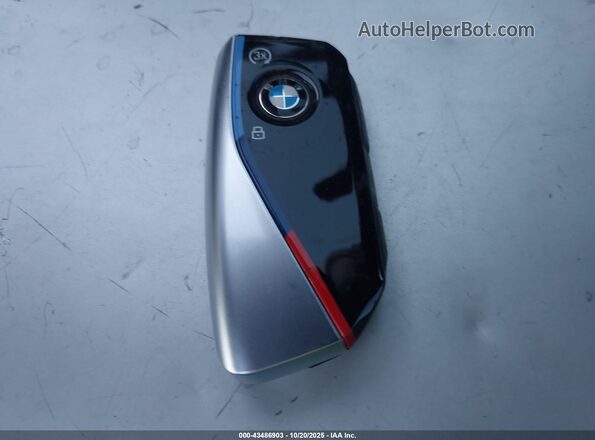 5UX13EU00R9S78326 2024 BMW X5 Gray Вид панелі приладів