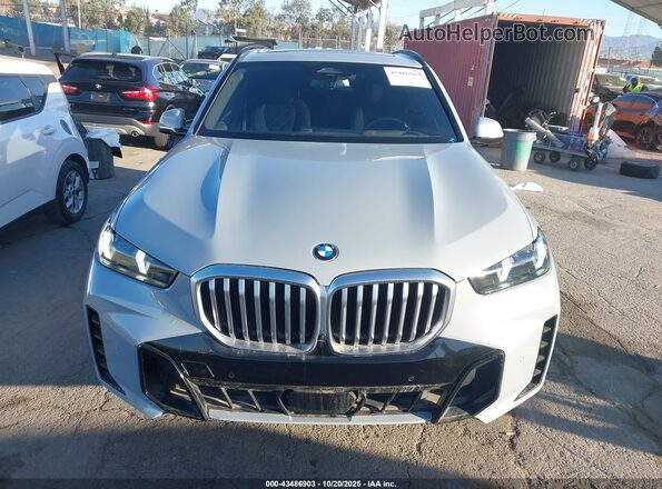 5UX13EU00R9S78326 2024 BMW X5 Gray Вид щитка приладів