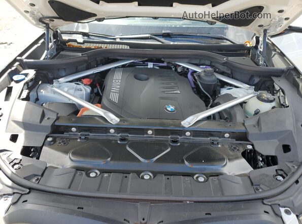 5UX13EU01S9Z88406 2025 BMW X5 White Vista interior trasera