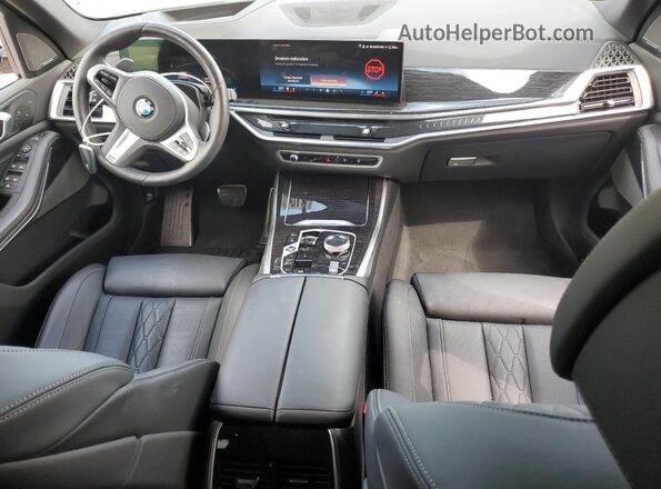 5UX13EU01S9Z88406 2025 BMW X5 White Vista del salpicadero