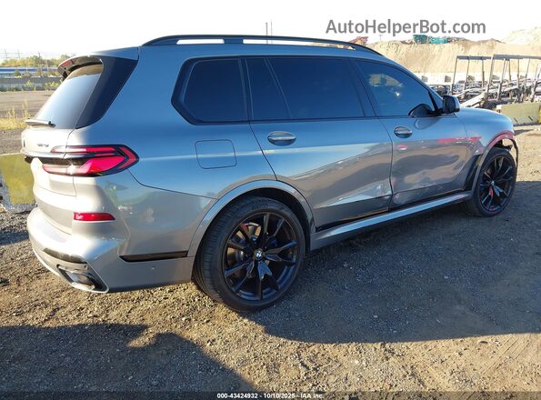 5UX23EM02R9U74689 2024 BMW X7 Серый Задняя правая четверть