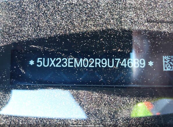 5UX23EM02R9U74689 2024 BMW X7 Серый 