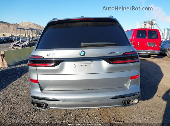 5UX23EM02R9U74689 2024 BMW X7 Серый 