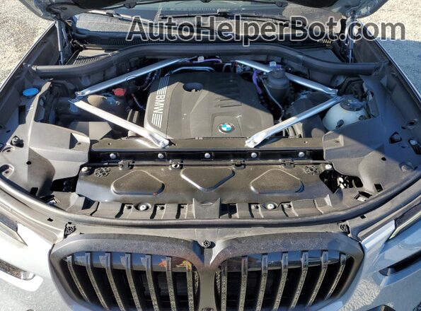 5UX23EM02S9X78997 2025 BMW X7 Gray Вид підкапотного простору