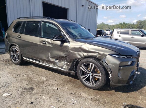 5UX23EM03P9P36426 2023 BMW X7 Green Przód prawy