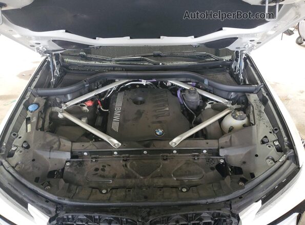 5UX23EM03R9V93674 2024 BMW X7 Белый Вид подкапотного пространства