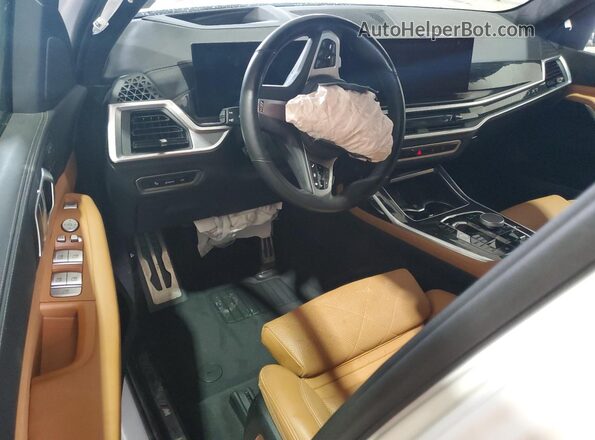 5UX23EM03R9V93674 2024 BMW X7 Белый Вид панели приборов