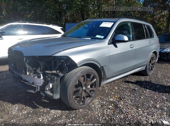 5UX23EM05R9U31688 2024 BMW X7 Gray Przód lewy