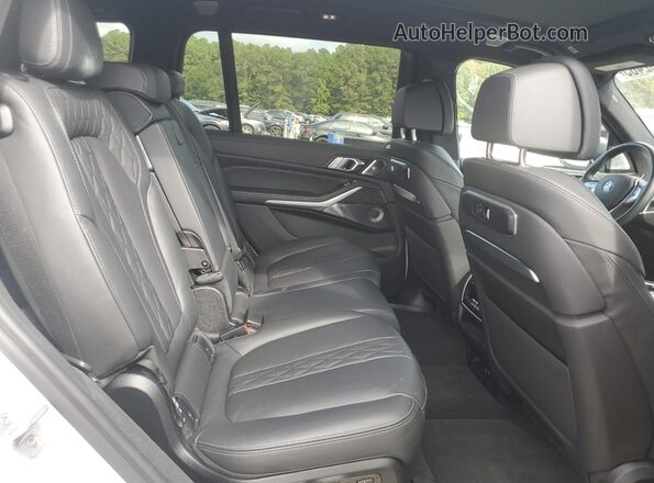5UX23EM06P9R60242 2023 BMW X7 White უკანა სალონის ხედი