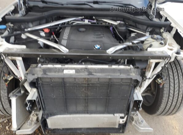 5UX23EM06P9R60242 2023 BMW X7 White ძრავის განყოფილების ხედი